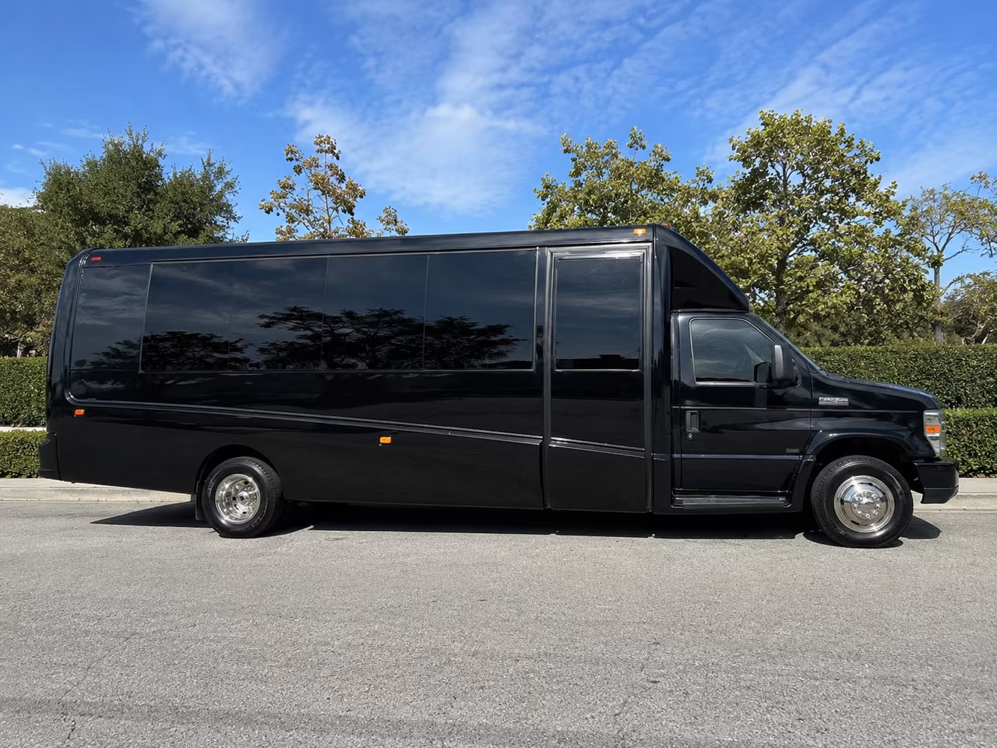 minibus rentals for pre prom dinners and photo stops around bend