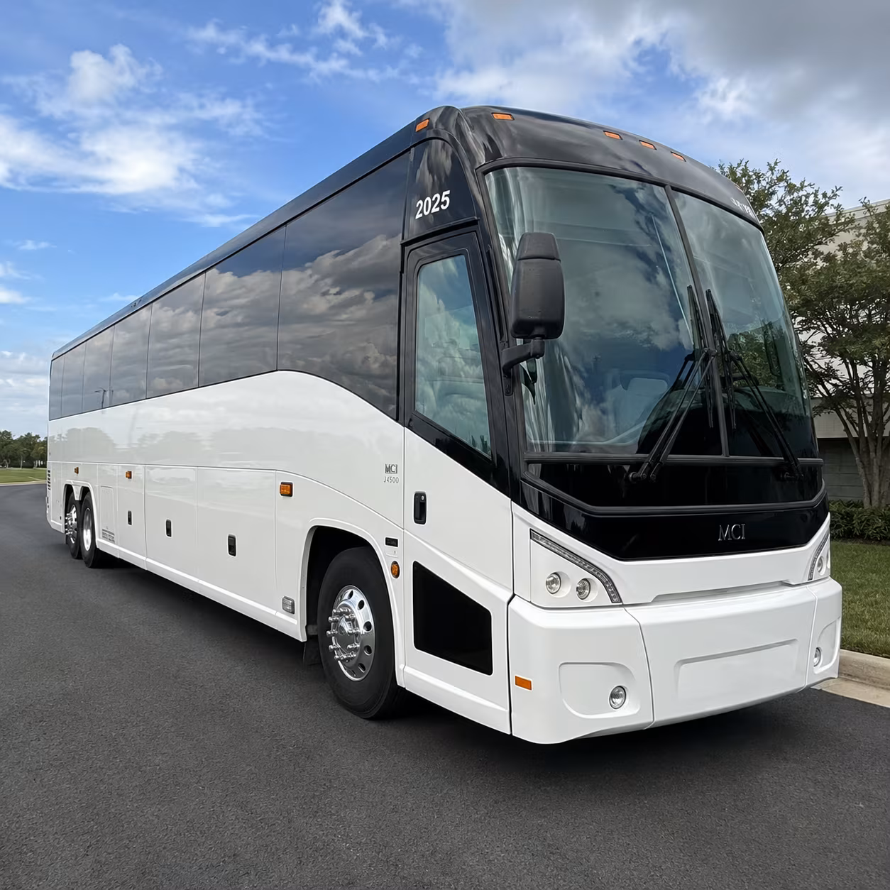 shuttles from redmond airport to bend resorts and hotels